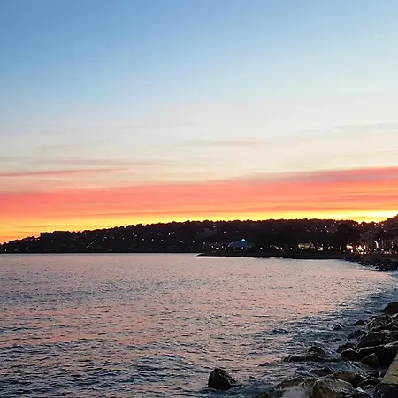 Le Dauphin 3* Mentona