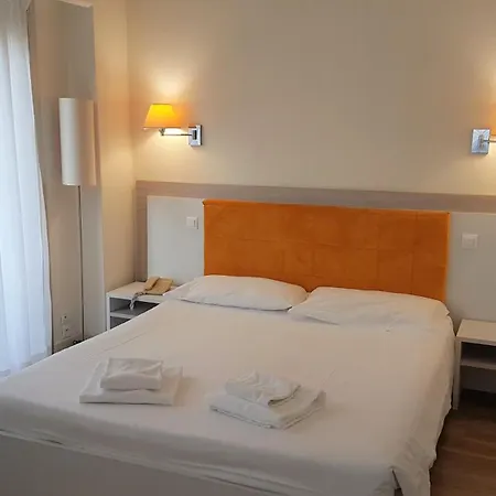Szálloda Le Dauphin 3*