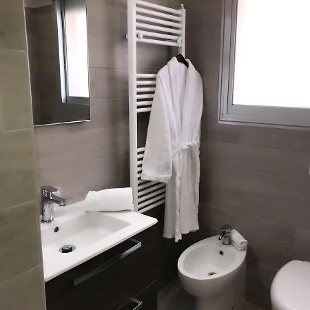 Le Dauphin 3* Mentona