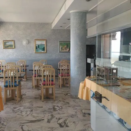 Le Dauphin 3* 芒通