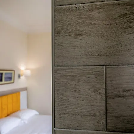 Le Dauphin Hotel